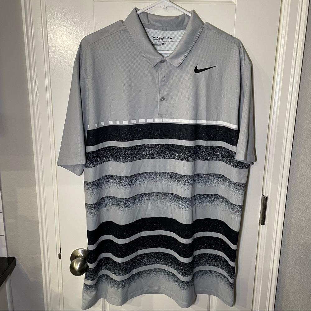 Nike Golf Dri-FIT, Standard Fit (loose fitting), Size XL